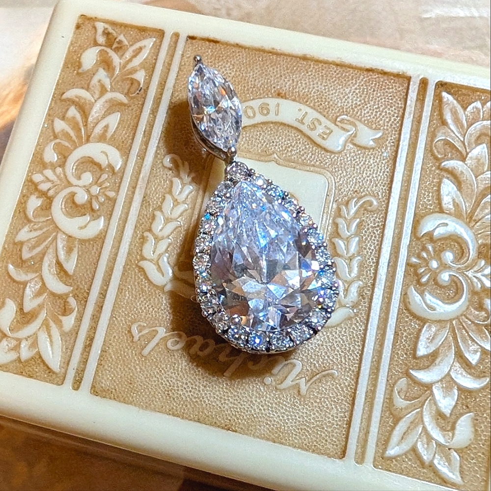 Staur 9.58cttw Earth Grown Lab Diamond Pendant